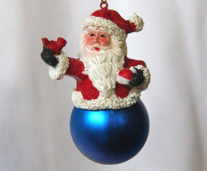 Christbaumschmuck Weihnachtsmann auf Weihnachtskugel Anhänger Baumschmuck