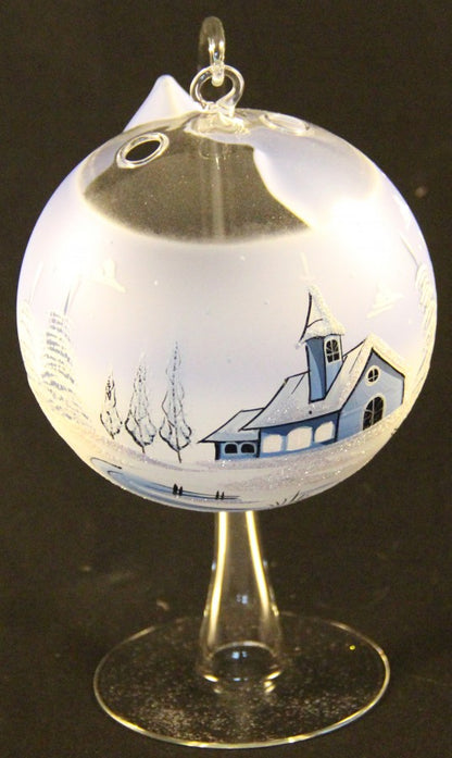 schöne Dekoration fürs Teelicht aus Glas in leichtem blau für Weihnachten handbemalt