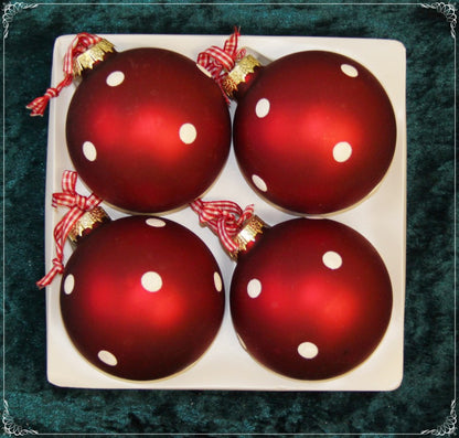 Christmas tree ornaments, Christmas baubles, glass figurines, pendants, tree decorations, handmade, mouth-blown, red/white, Christmas