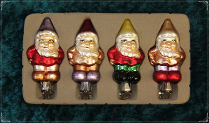 Christmas tree ornaments, Christmas baubles, glass figurines, pendants, tree decorations, handmade, mouth-blown, red/white, Christmas